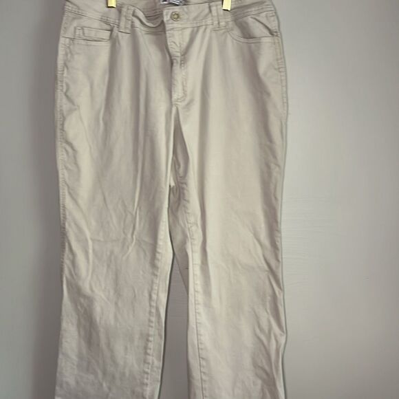 Lee classic fit straight leg size 16 Petite khakis - Picture 2 of 8